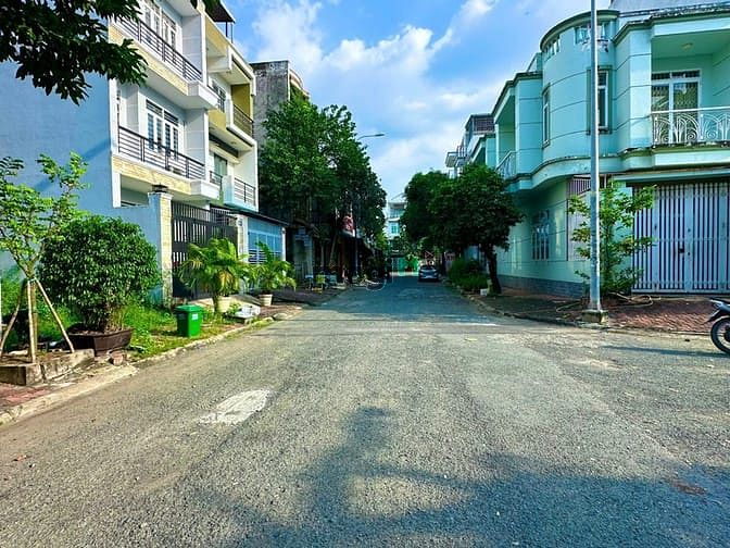 Hình ảnh Bán nền nhà phố KDC Nam Long, Phước Long B, Quận 9 giá 8 tỷ/90m2
