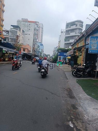Hình ảnh MT Cao Đạt 172 P1 Q5 ; cấu trúc nhà 5 tầng chỉ 11 tỷ