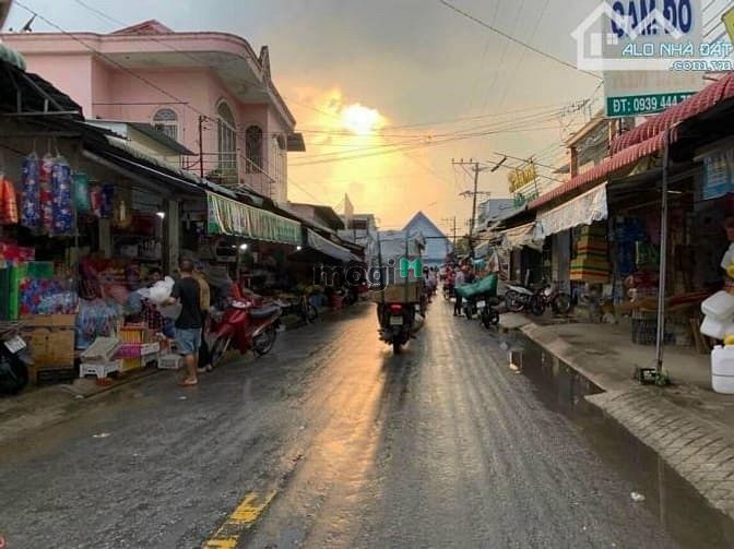 Hình ảnh đất thổ cư gần chợ Lương Bình bến lức long an , sổ hồng riêng