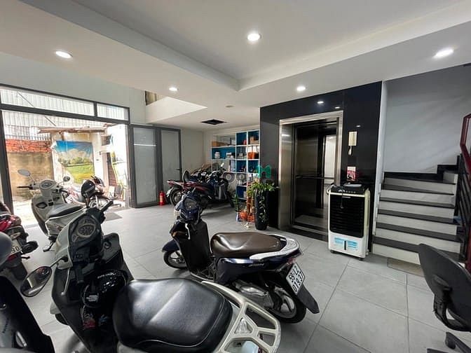 Hình ảnh Bán nhà 5 tầng - 7x20 - có thang máy - hẻm xe tải