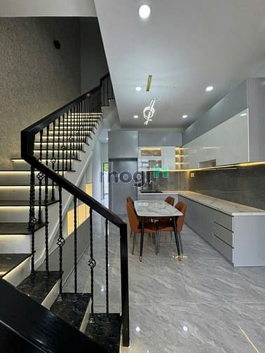Hình ảnh Chủ cần bán nhà 1 trệt, 1 lầu, 7,5x20 gần KCN Cầu Tràm