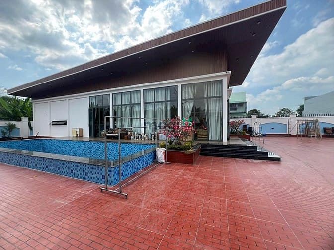 Hình ảnh Cần tiền bán gấp VILLA Hồ Bơi ngay KCN Cầu Tràm gần Chợ Bình Chánh