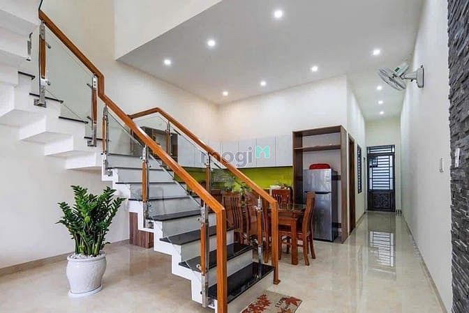 Hình ảnh Bán nhà giá rẻ - shr - đường xe hơi, full nội thất, hoàn công đầy đủ