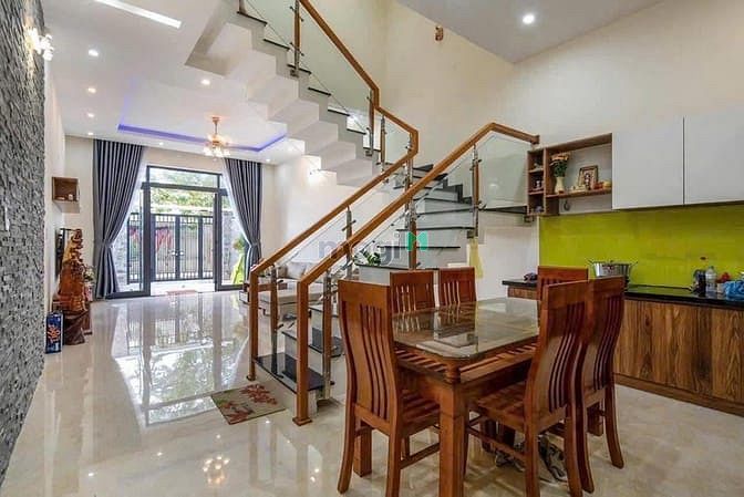 Hình ảnh Bán nhà giá rẻ - shr - đường xe hơi, full nội thất, hoàn công đầy đủ
