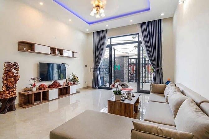 Hình ảnh Bán nhà giá rẻ - shr - đường xe hơi, full nội thất, hoàn công đầy đủ