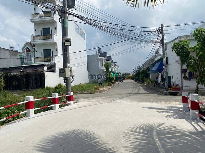 Hình ảnh Bán nhà giá rẻ - xe hơi đường Đinh Đức Thiện – 4PN, gần KCN CẦU TRÀM