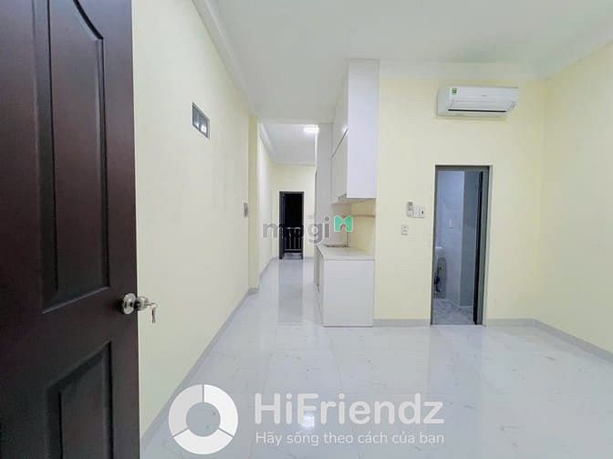 Hình ảnh CHDV 1 Phòng Ngủ 1 Phòng Khách Ban Công Riêng Đối Diện Etown Cộng Hoà