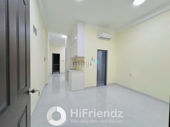Hình ảnh CHDV 1 Phòng Ngủ 1 Phòng Khách Ban Công Riêng Đối Diện Etown Cộng Hoà