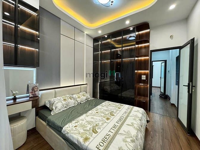 Hình ảnh Bán nhà  Mặt Tiền Thành Thái, P14, Q10.