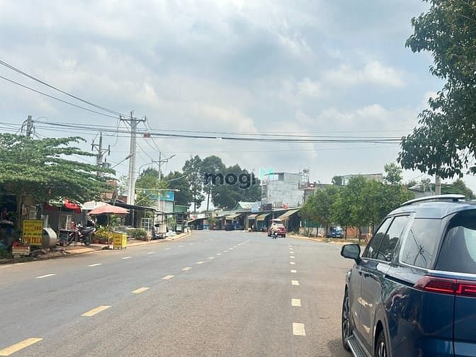 Hình ảnh Bán nhanh 1200m2 đất đang làm nhựa lớn thông vào chợ., giá 220tr