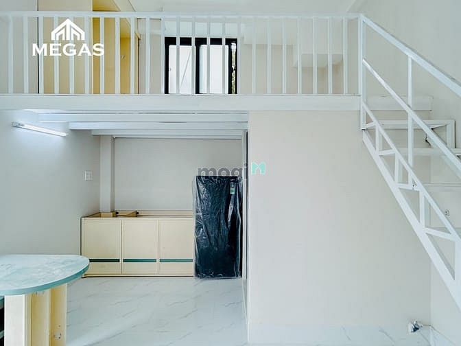 Hình ảnh Phòng duplex gác cao full nội thất dạng cửa sổ và ban công