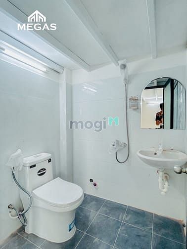 Hình ảnh Phòng duplex gác cao full nội thất dạng cửa sổ và ban công