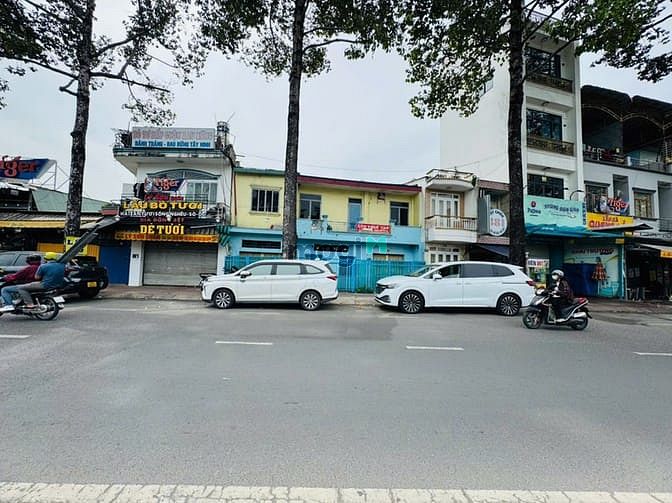 Hình ảnh Bán Nhà Mặt Tiền Đường Hoàng Sa Q3 -Ngang 11*15m - 2 Tầng- Gía : 29Tỷ