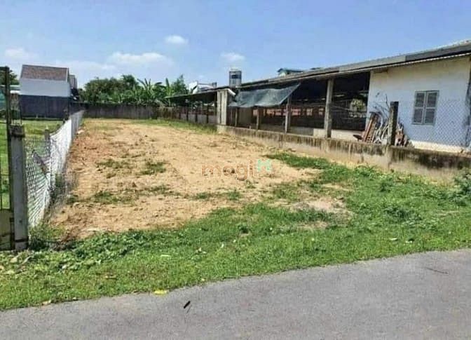 Hình ảnh KD thua lỗ bán 305m2 đất thổ cư, sổ riêng ngay KCN đông dân. Giá 195tr