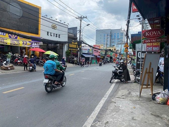 Hình ảnh Bán Lô Đất 212m2 Mặt Tiền Đường Lê Văn Việt Tăng Nhơn Phú B