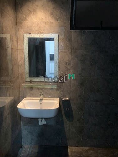 Hình ảnh cho thuê Trang Chủ MB66.COM / Đăng Ký Tặng 66K gia đình gần biển, cửa sổ nhìn ra biển.