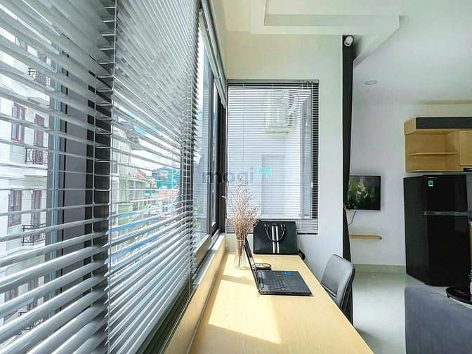 Hình ảnh Cho thuê lại căn studio ban công Full nội thất gần Parc Mall