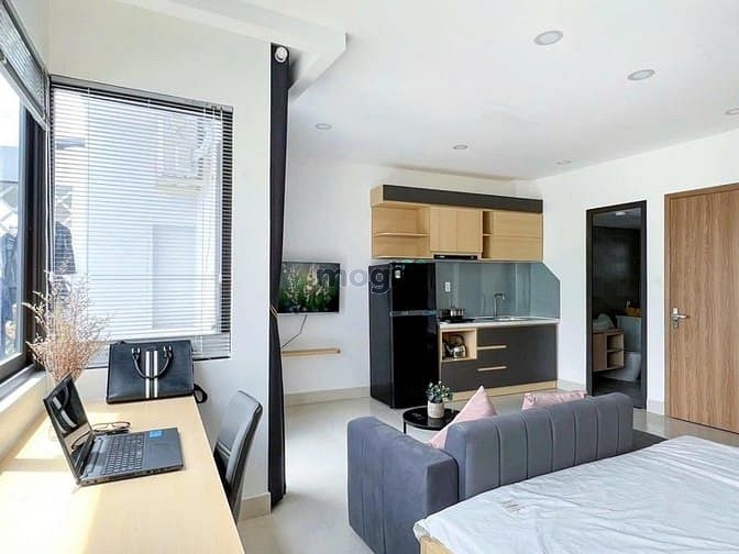Hình ảnh Cho thuê lại căn studio ban công Full nội thất gần Parc Mall