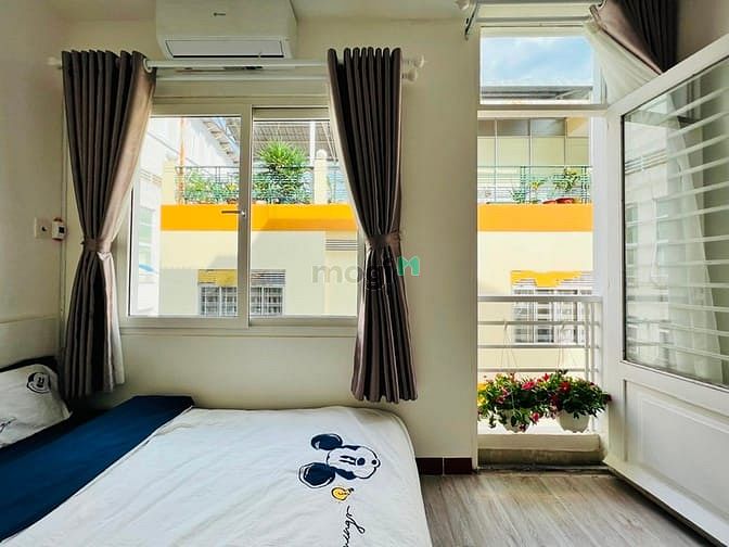 Hình ảnh Cho Thuê Căn Hộ Ban Công Tách Bếp Quận 1 Gần Bùi Viện