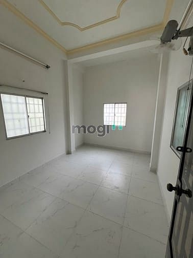 Hình ảnh CHDV HXH CMT8 3.5x17m, 1trệt, 2lầu, ST. 5pn, 3wc