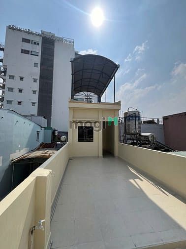 Hình ảnh CHDV HXH CMT8 3.5x17m, 1trệt, 2lầu, ST. 5pn, 3wc