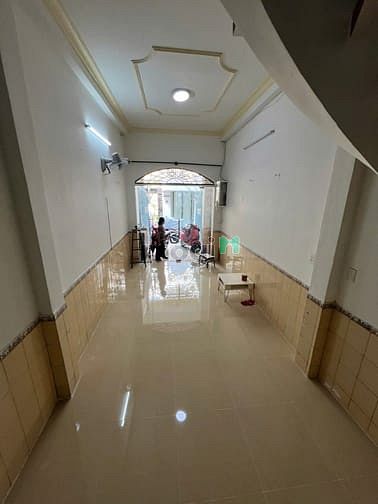 Hình ảnh CHDV HXH CMT8 3.5x17m, 1trệt, 2lầu, ST. 5pn, 3wc