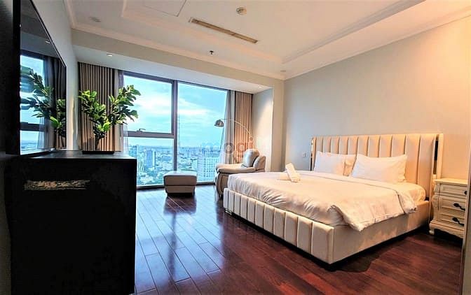 Hình ảnh Cho thuê Trang Chủ MB66.COM / Đăng Ký Tặng 66K Vincom Đồng Khởi, 160m2, 3PN view Nhà thờ Đức bà, Q.1