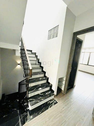 Hình ảnh Cho thuê nhà 371/2D Hai Bà Trưng, Phường 8, Quận 3.