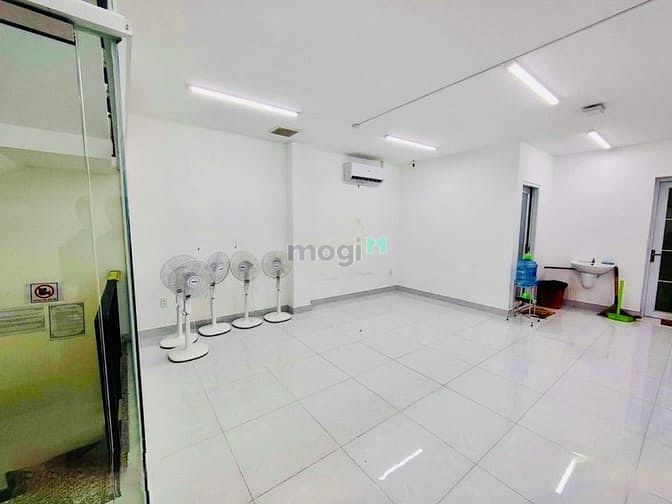Hình ảnh Cho thuê Building Mini HXT Nguyễn Gia Trí ( đường D2 cũ )