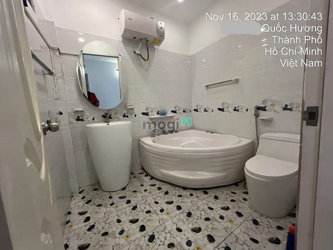 Hình ảnh Cho Thuê Biệt Thự Sân Vườn Tại Thảo Điền, Q2. Giá Thuê 3000$/tháng