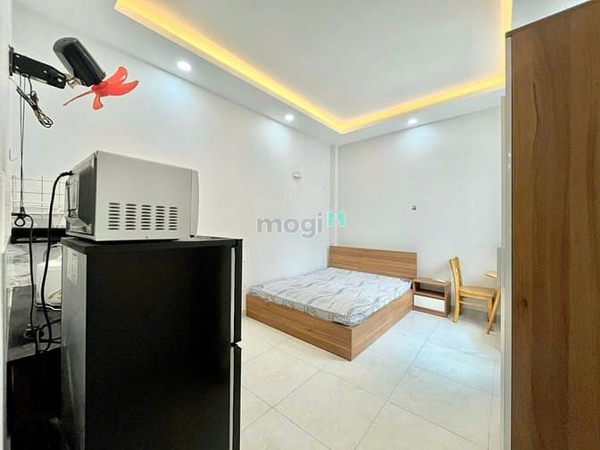 Hình ảnh Cho thuê Studio diện tích 35m2 cửa sổ trời thoáng ngay cầu Lê Văn Sỹ