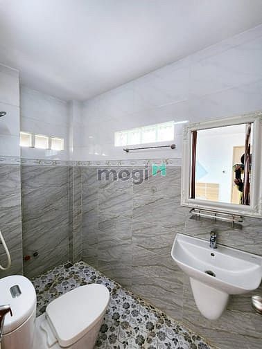 Hình ảnh Studio full nội thất, cửa sổ trời thang máy thoáng mát gần cầu 3/2 Q10