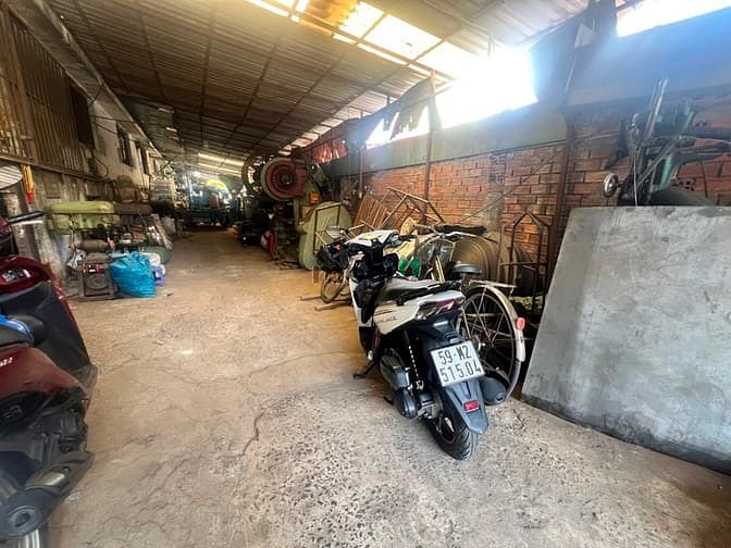 Hình ảnh MT kênh Chiến Lược, Bình Tân 838m2(12.7x50m nở hậu)