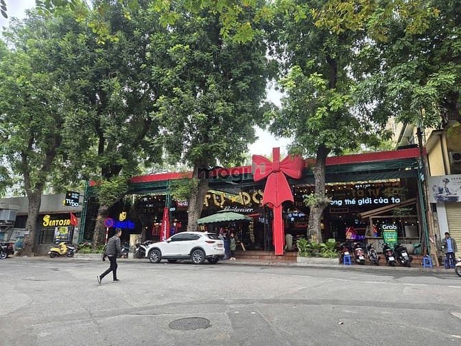Hình ảnh Cho thuê biệt thự mặt phố Châu Long - Ba Đình