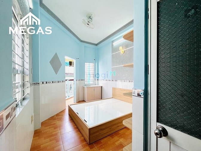 Hình ảnh Phòng Có Sẵn Nội Thất Và Ban Công Thoáng_Mới Khai Trương_Ngày Cây Gõ