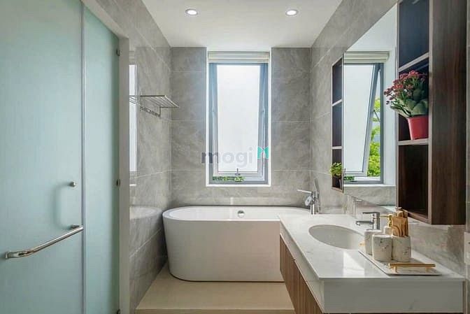 Hình ảnh Căn biệt thư đẹp mặt tiền Cao Đức Lân, Phường An Phú,Quận 2