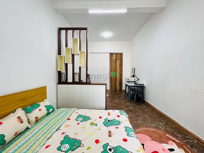 Hình ảnh Phòng tách bếp có máy giặt riêng.