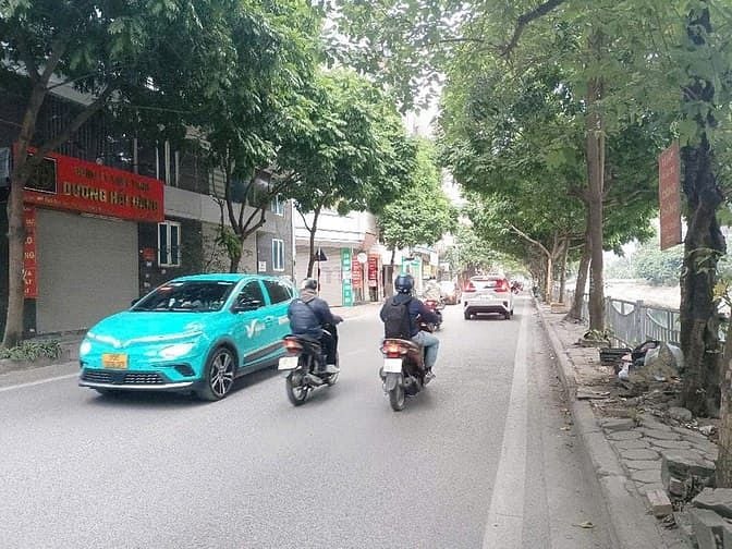 Hình ảnh Bán mặt phố Trịnh Đình cửu- Vỉa hè- Kinh doanh- 114m- MT 11m- Hơn 20tỷ