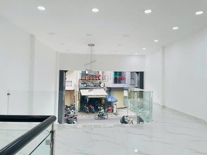 Hình ảnh Cho thuê nhà 49 Nguyễn Thái Bình, Phường 4, Quận Tân Bình