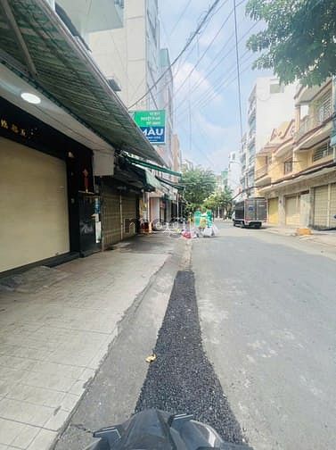 Hình ảnh Nhà 3 tầng 5×13 ngay khu phố ẩm thực 14tr