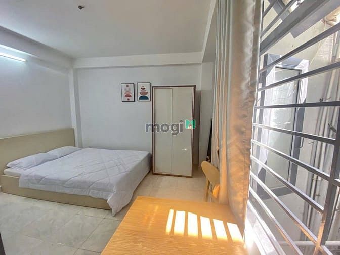 Hình ảnh CĂN HỘ CAO CẤP full nội thất cửa sổ trời ngay Chợ Bà Chiểu