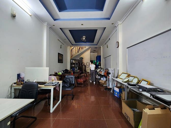 Hình ảnh Nhà 3 tầng 4×20 khu tên lửa  có nội thất cho thuê 18tr