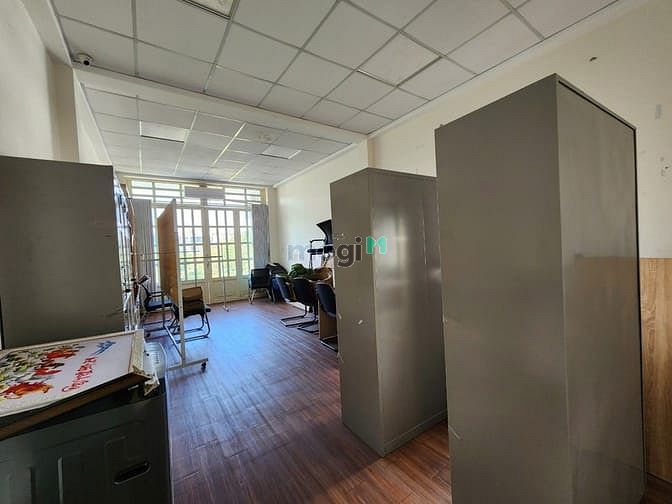 Hình ảnh Nhà 3 tầng 4×20 khu tên lửa  có nội thất cho thuê 18tr