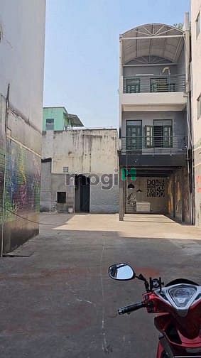 Hình ảnh Cho Thuê Nhà MT Phan Văn Trị, P10, 3 tầng, 370m2 chỉ 85 triệu