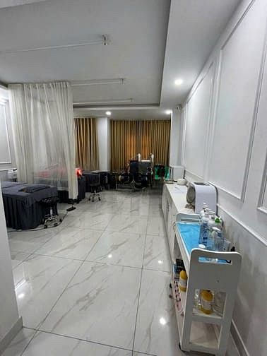 Hình ảnh Cho thuê nhà có thang máy 108C Thành Thái, Phường 12, Quận 10
