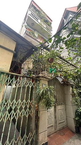 Hình ảnh Bán nhà c4 ngõ 298 ngọc lâm, 90m x 4,4m vuông vắn chỉ nhỉnh 7 tỷ có