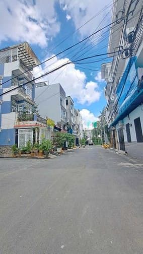 Hình ảnh Bán CHDV HXH đường số 22, linh đông - 300m2 - 4 tầng - 10 tỷ