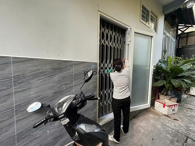 Hình ảnh Phòng trọ đường 3/2, p11, Q10: giá 3,2tr/th, 12m2, wc riêng,sẵn bếp