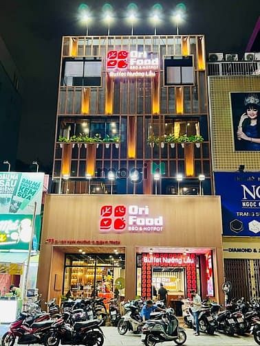 Hình ảnh 240tr! Cho thuê MT đối diện Vạn Hạnh Mall Q10 - 8*17m - 4 Tầng