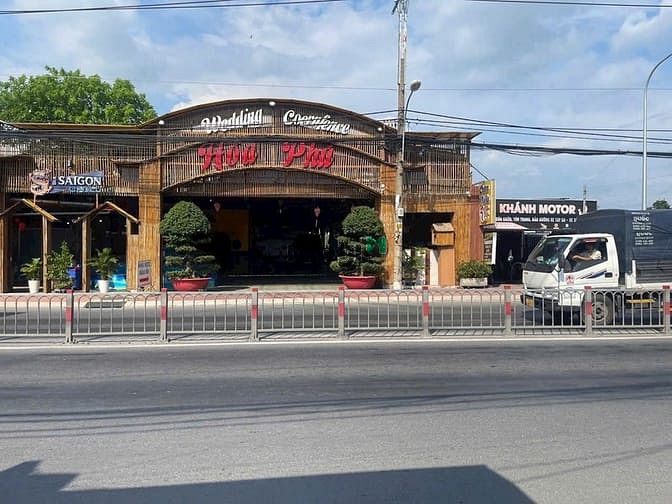 Hình ảnh BÁN NHÀ HÀNG 4564m2, MT tỉnh lộ 8. Giá 75 tỷ